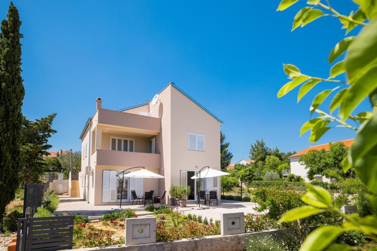 Apartmani Lelu Pridraga Buitenkant foto