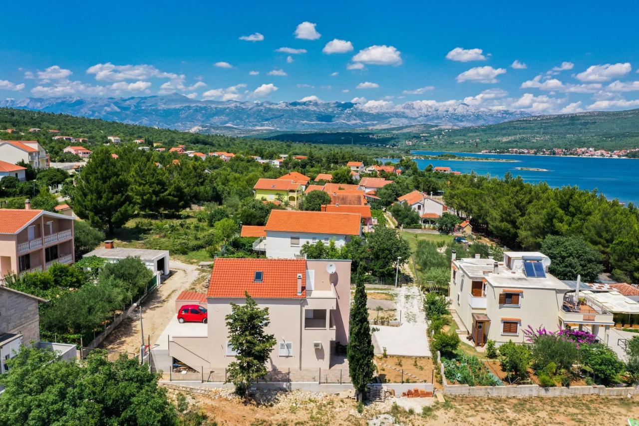 Apartmani Lelu Pridraga Buitenkant foto