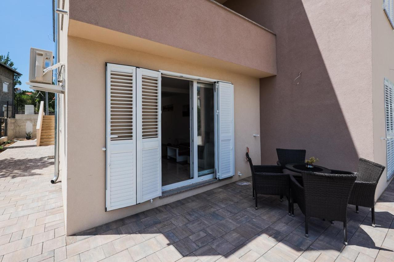 Apartmani Lelu Pridraga Buitenkant foto