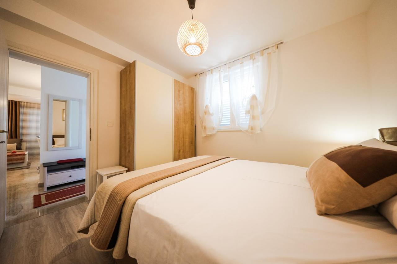 Apartmani Lelu Pridraga Buitenkant foto